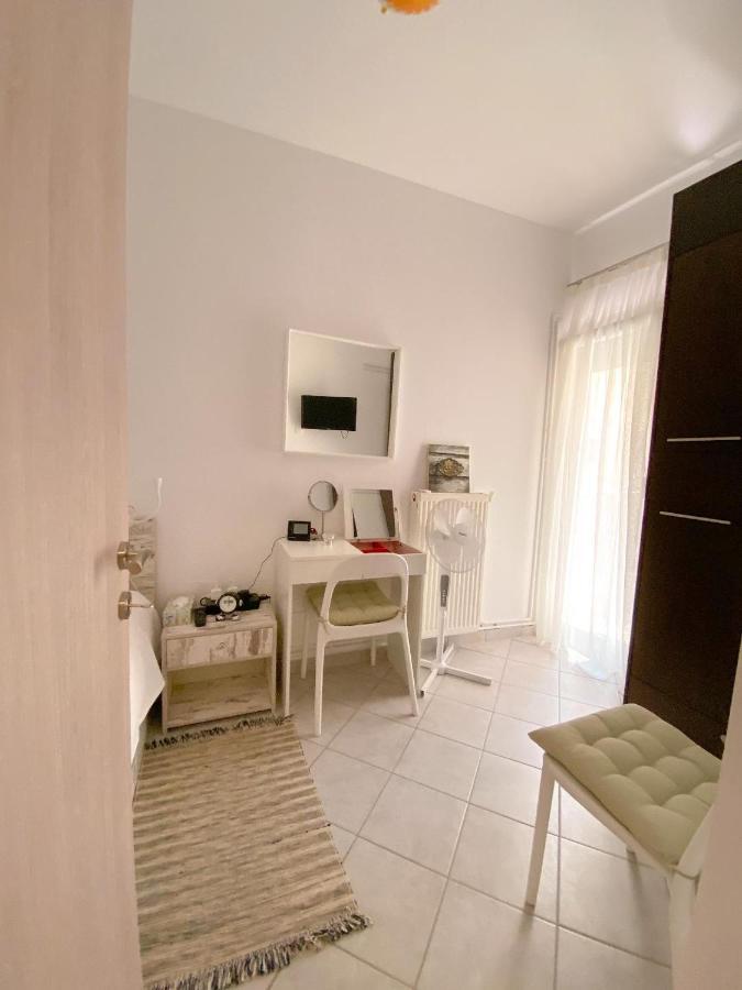 A Wonderful Apartment In Front Of The Sea! Peraia  Exterior photo